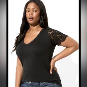 Classic Fit Cotton-Blend V-Neck
Lace Sleeve Tee